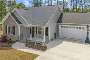 106 Walnut Ave, Hamlet, NC 28345 - Photo 1