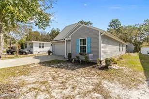 152 NW 10th St, Oak Island, NC 28465 - Photo 3