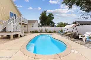 329 NE 59th St, Oak Island, NC 28465 - Photo 47