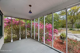 2240 W Lake Shore Dr, Wilmington, NC 28401 - Photo 9