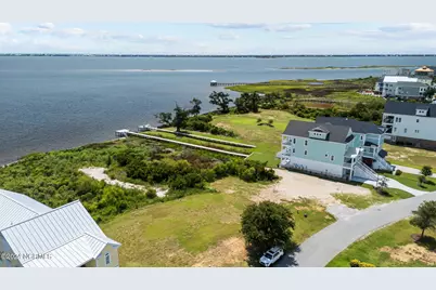 719 Cannonsgate Drive, Newport, NC 28570 - Photo 17