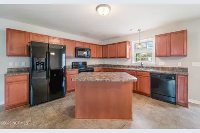 4008 W T Whitehead Drive, Jacksonville, NC 28546 - Photo 7