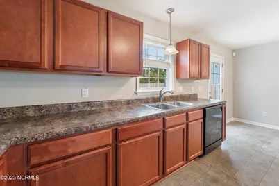 4008 W T Whitehead Drive, Jacksonville, NC 28546 - Photo 9