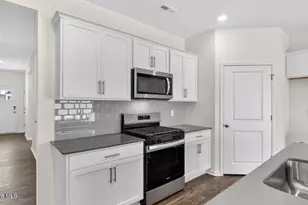 420 Conifer St, Sanford, NC 27332 - Photo 5