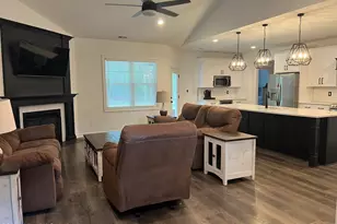 30220 W Lake Dr, Wagram, NC 28396 - Photo 9