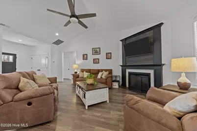 30220 W Lake Drive, Wagram, NC 28396 - Photo 9