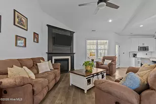 30220 W Lake Dr, Wagram, NC 28396 - Photo 13