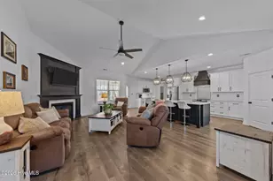 30220 W Lake Dr, Wagram, NC 28396 - Photo 11