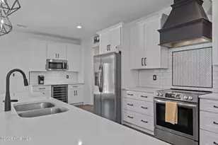 30220 W Lake Dr, Wagram, NC 28396 - Photo 9