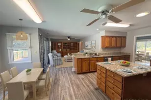 402 Crestwood Dr, Newport, NC 28570 - Photo 13