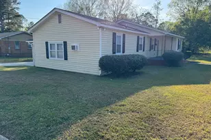 325 Tuskeegee Dr, Laurinburg, NC 28352 - Photo 5