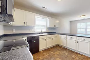 308 Parkton Dr, Richlands, NC 28574 - Photo 17