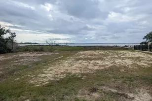 703 Cannonsgate Dr, Newport, NC 28570 - Photo 1