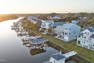 103 E Island Dr, Oak Island, NC 28465 - Photo 85