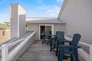 103 E Island Dr, Oak Island, NC 28465 - Photo 33