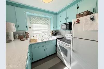 124 Bayshore Drive, Cape Carteret, NC 28584 - Photo 5
