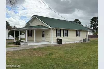 511 W Station Street, Mount Olive, NC 28365 - Photo 1