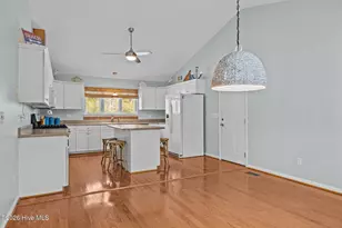 120 Robin Crescent, Cape Carteret, NC 28584 - Photo 15