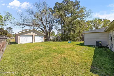 17 Walnut Drive, Jacksonville, NC 28546 - Photo 11