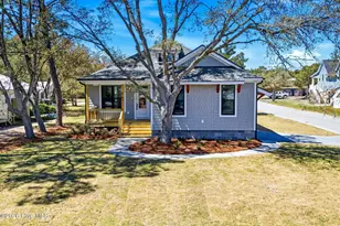 141 NE 39th St, Oak Island, NC 28465 - Photo 3