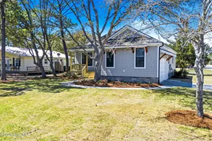 141 NE 39th St, Oak Island, NC 28465 - Photo 5