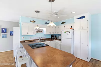 315 Brunswick Avenue W, Holden Beach, NC 28462 - Photo 9