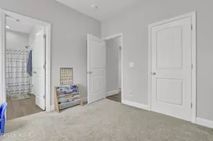 406 Duster Ln, Richlands, NC 28574 - Photo 9