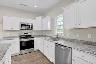 519 Everett Glades, Sneads Ferry, NC 28460 - Photo 9