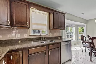 1017 N Cmns Dr, Jacksonville, NC 28546 - Photo 7