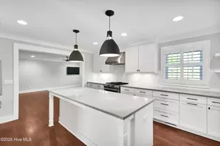 1202 Forest Hills Dr, Wilmington, NC 28403 - Photo 9
