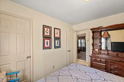 508 University Drive, Jacksonville, NC 28546 - Photo 25