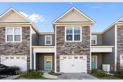 302 S Stingray Lane, Sneads Ferry, NC 28460 - Photo 1