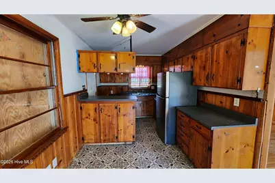 322 W Columbus Street, Whiteville, NC 28472 - Photo 9
