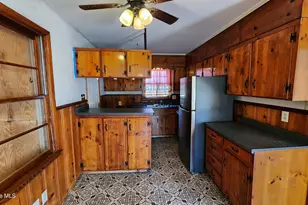 322 W Columbus St, Whiteville, NC 28472 - Photo 9