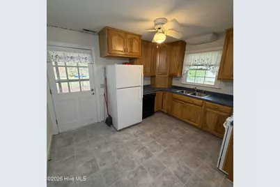 3208 Ellsworth Drive, Greenville, NC 27834 - Photo 9