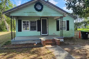 407 W Lewis St, Whiteville, NC 28472 - Photo 1