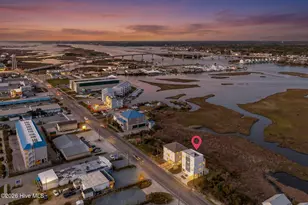 321 N New River Dr, Surf City, NC 28445 - Photo 5