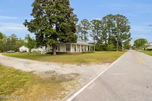 308 Pollock St, Pollocksville, NC 28573 - Photo 35