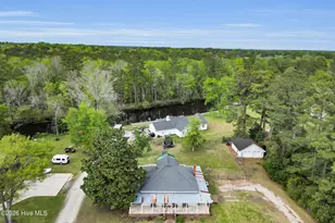 308 Pollock St, Pollocksville, NC 28573 - Photo 37