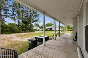 308 Pollock St, Pollocksville, NC 28573 - Photo 3
