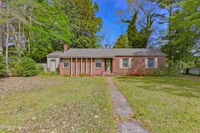 221 E Main Street, Rose Hill, NC 28458 - Photo 1