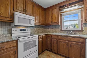 601 Player Ct, Jacksonville, NC 28540 - Photo 9