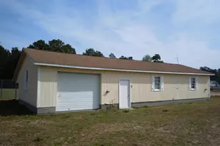 209 Complex St, Tabor City, NC 28463 - Photo 3