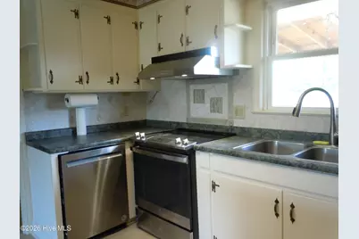 209 Complex Street, Tabor City, NC 28463 - Photo 5