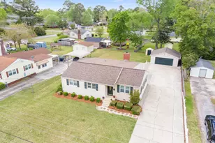 405 Seminole Trail, Jacksonville, NC 28540 - Photo 3