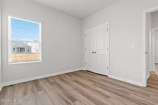 102 Nesbitt Ct, Jacksonville, NC 28546 - Photo 5