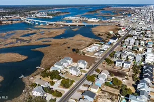 611 S Topsail Dr, Surf City, NC 28445 - Photo 87