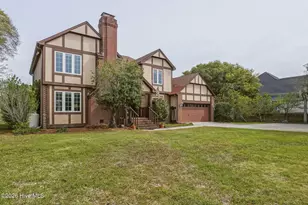 105 Laurel Ct, Pine Knoll Shores, NC 28512 - Photo 3