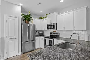 2120 Blue Bonnet Cir, Castle Hayne, NC 28429 - Photo 5