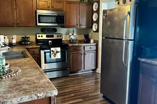 2205 Chavis Dr, Greenville, NC 27858 - Photo 3